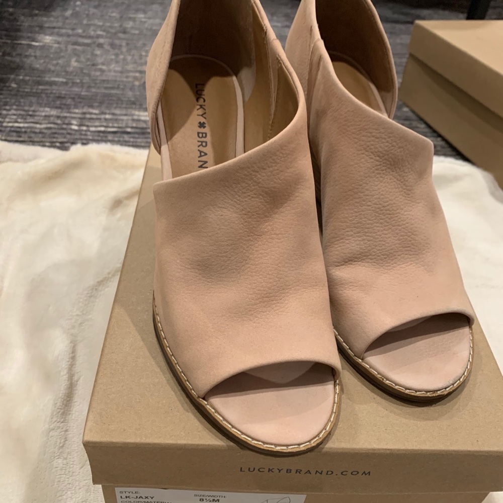 Open toe wedges Lucky Brand Nude color